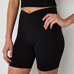 (NWT) Arizona Womens Black Bike Shorts, Medium (Juniors)
